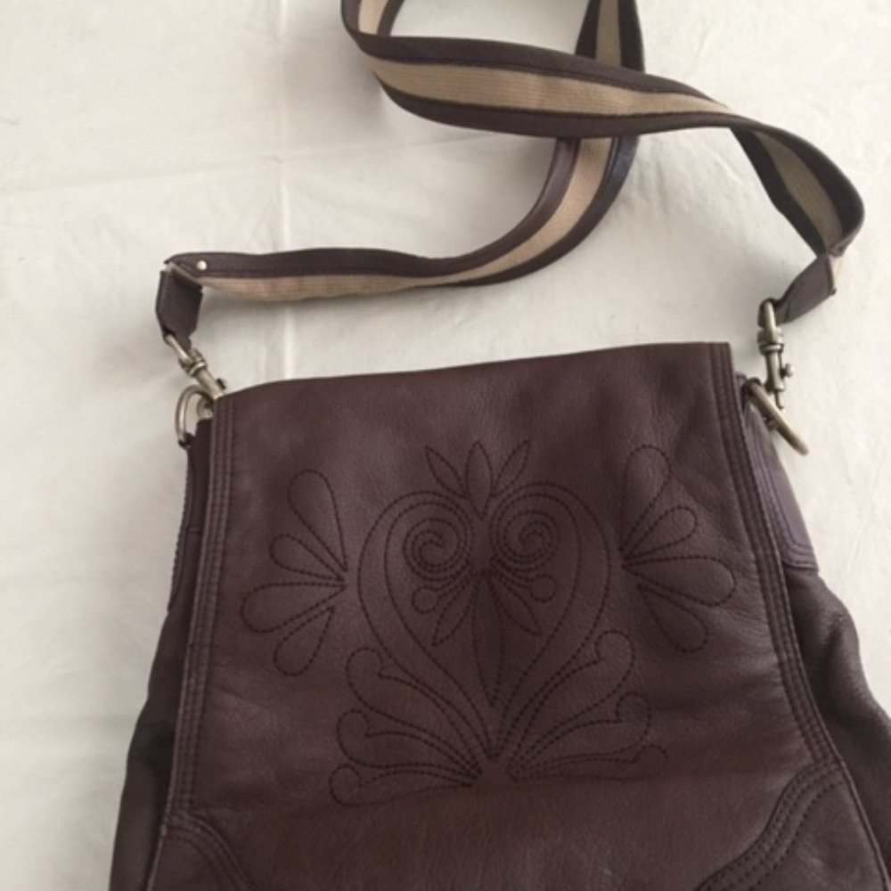 Gianni Bini Crossbody/Shoulder Leather Hobo Bag